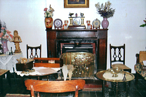 front-room-01
